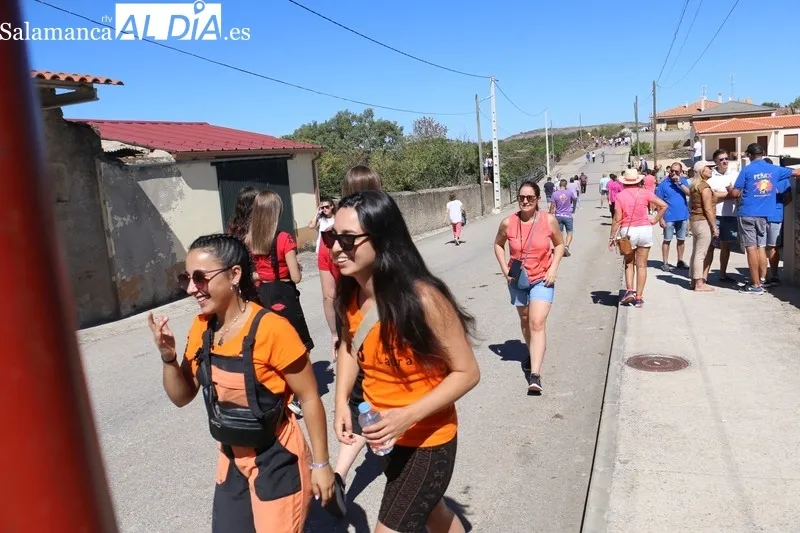 Primer encierro de las fiestas de Barruecopardo con cuatro novillos de Valrubio y Valdeflores / CORRAL