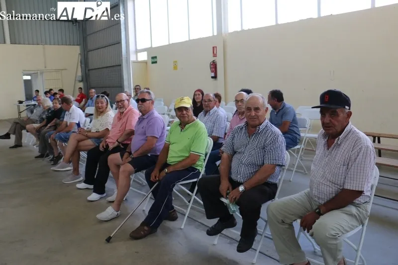 Emocionante partido de pelota en Villaseco de los Reyes / CORRAL