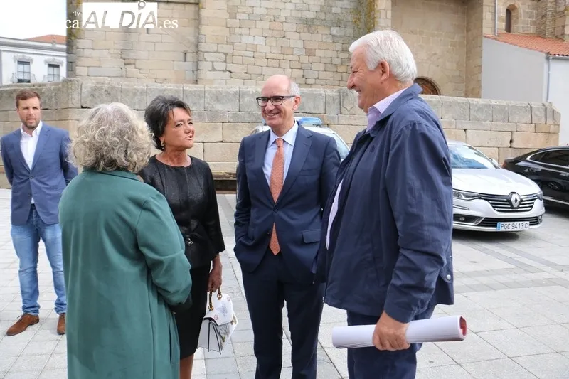 El secretario de Estado de Justicia, Tontxu Rodríguez, inaugura el nuego Juzgado de Vitigudino / CORRAL