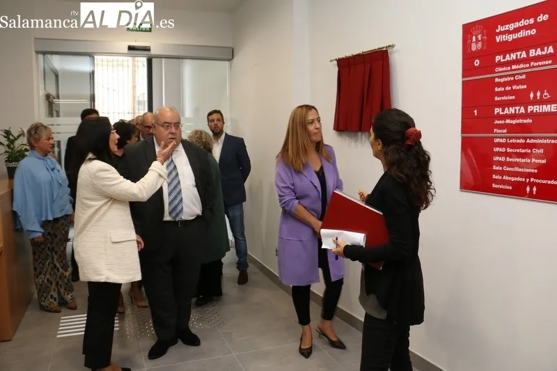 El secretario de Estado de Justicia, Tontxu Rodríguez, inaugura el nuego Juzgado de Vitigudino / CORRAL