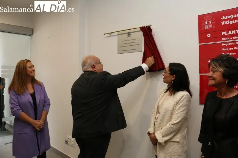 El secretario de Estado de Justicia, Tontxu Rodríguez, inaugura el nuego Juzgado de Vitigudino / CORRAL