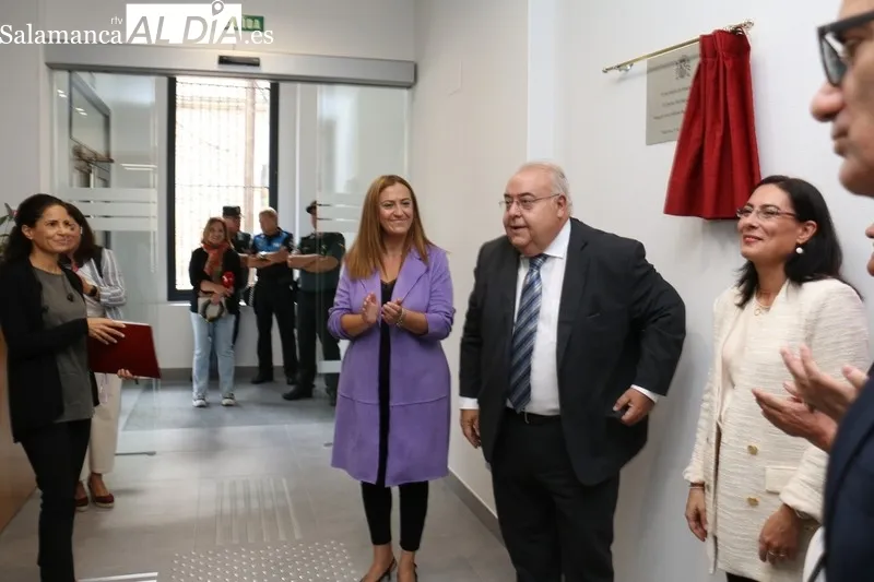 El secretario de Estado de Justicia, Tontxu Rodríguez, inaugura el nuego Juzgado de Vitigudino / CORRAL