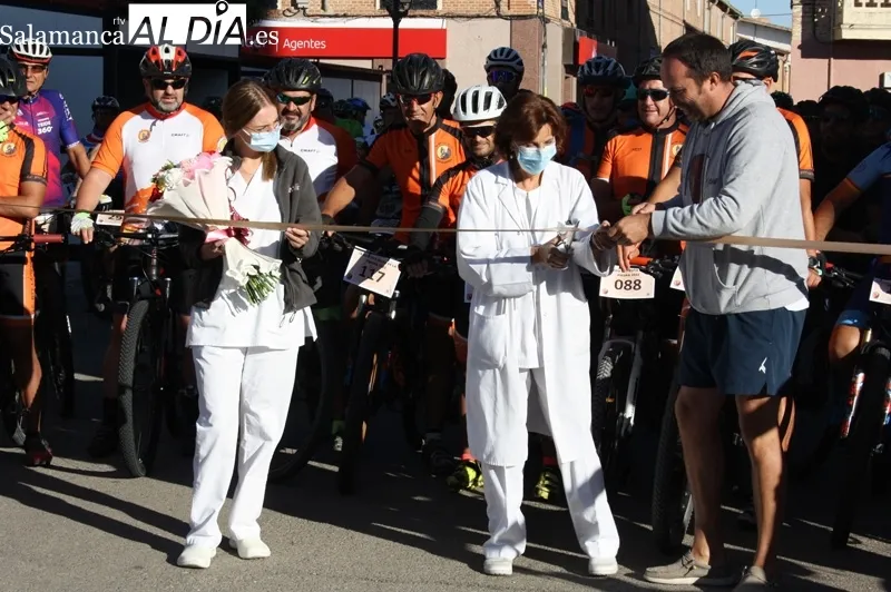 Foto 6 - &Eacute;xito de participaci&oacute;n para una emotiva IX KDD BTT Ruta de la Piedra de Cantalapiedra