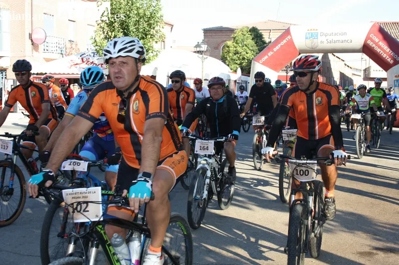 Foto 4 - &Eacute;xito de participaci&oacute;n para una emotiva IX KDD BTT Ruta de la Piedra de Cantalapiedra