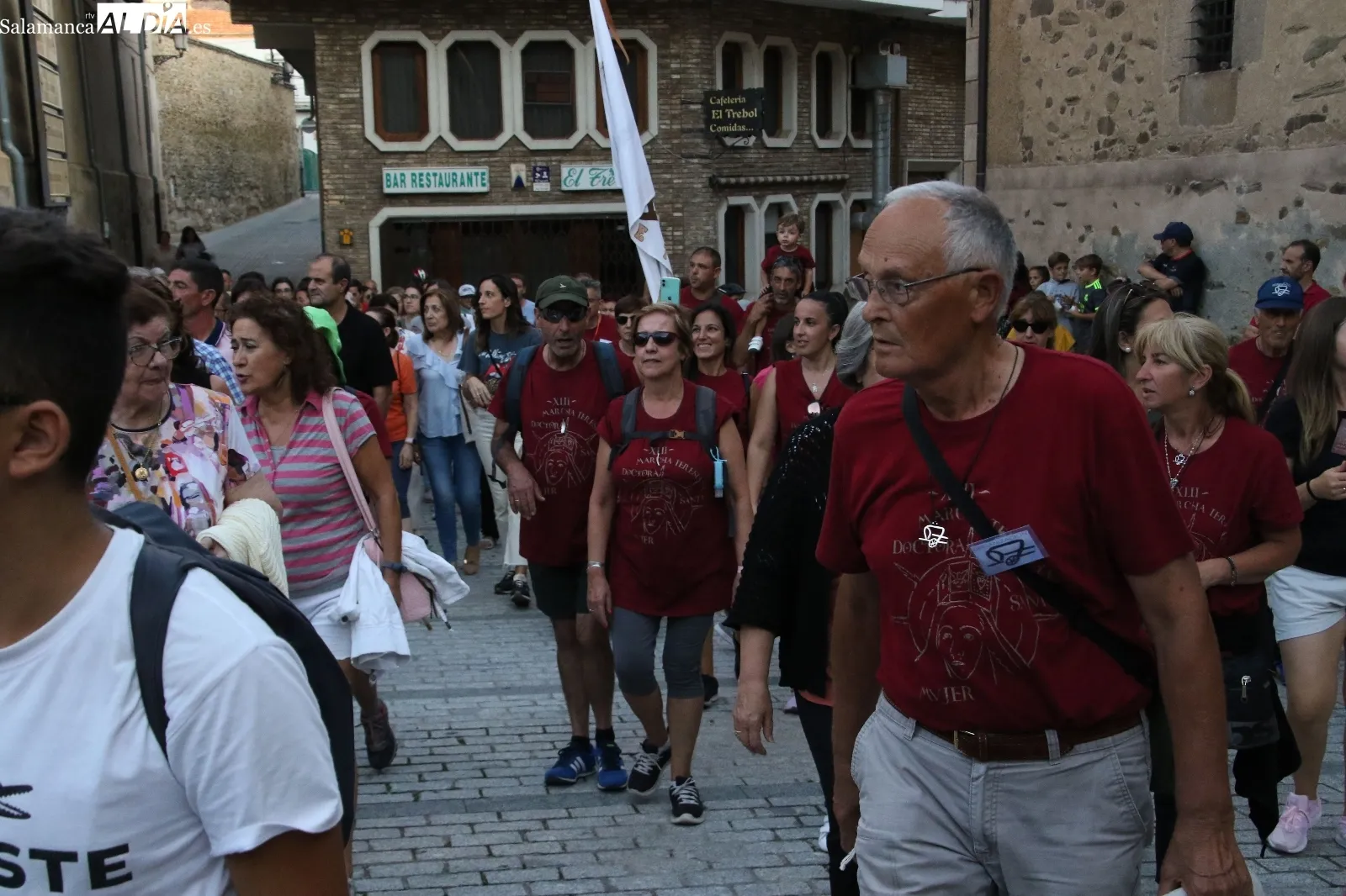 Foto 14 - La Marcha Teresiana impregna de alegr&iacute;a y sentimientos las calles de Alba