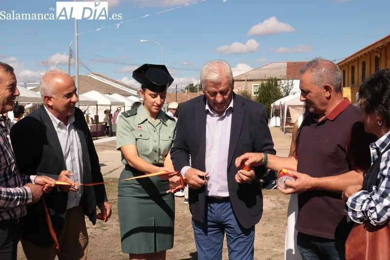 Feria Canina, de Artesanía y Alimentación en Villar de Peralonso  /  CORRAL