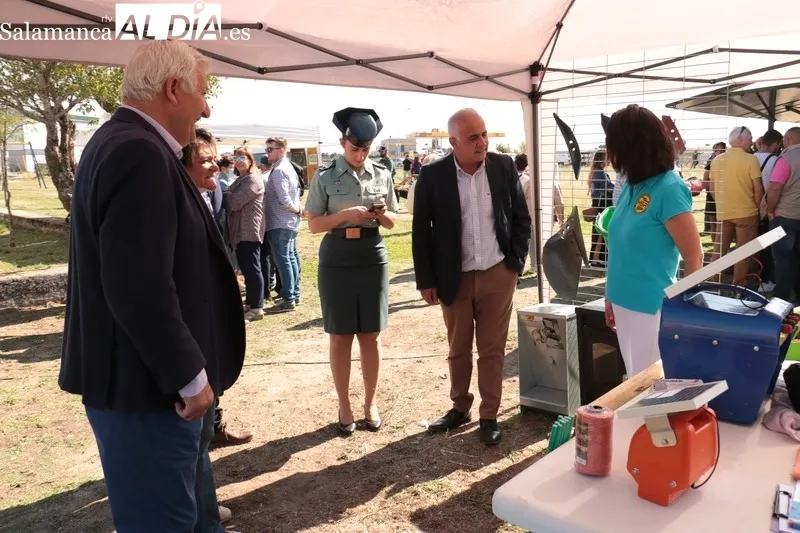 Feria Canina, de Artesanía y Alimentación en Villar de Peralonso  /  CORRAL