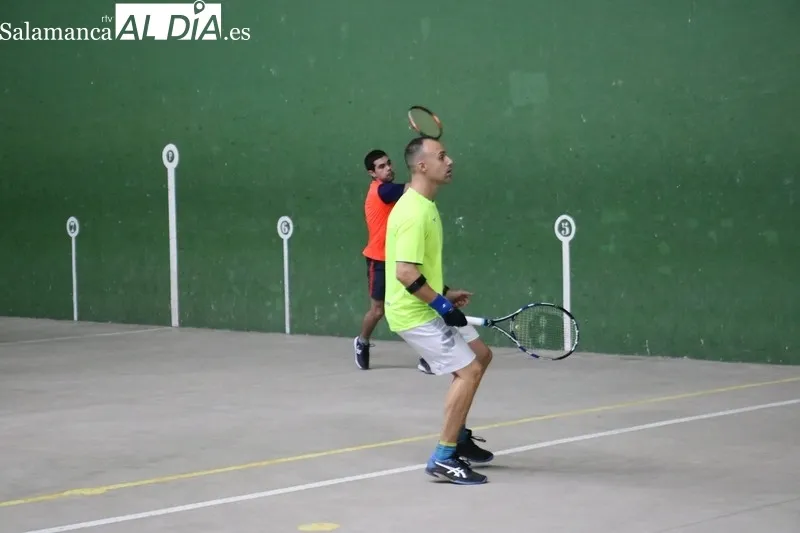 Competido torneo de frontenis en Vitigudino, campoenato en el que participaron 16 parejas procedentes de distintos puntos de Castilla y León / CORRAL