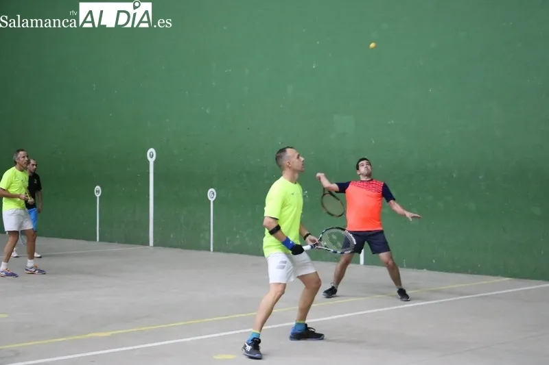 Competido torneo de frontenis en Vitigudino, campoenato en el que participaron 16 parejas procedentes de distintos puntos de Castilla y León / CORRAL