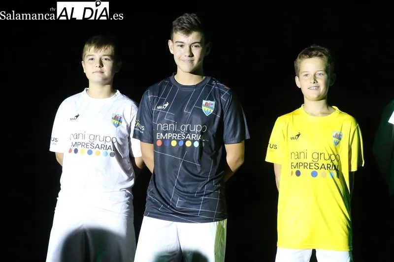 Foto 9 - El Alba de Tormes CF presenta a sus ocho equipos y casi 130 futbolistas
