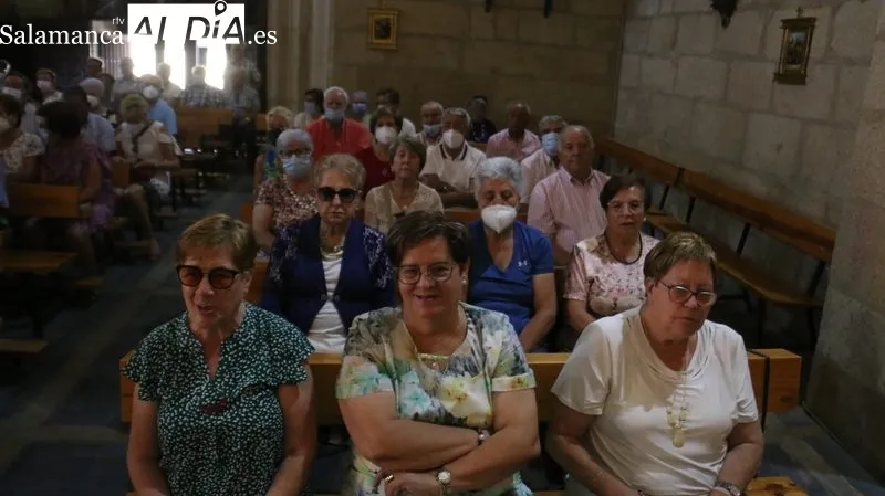 Conviverncia comarcal de mayores en Aldeadávila con entrega de placas a 39 matrimonios de oro  / CORRAL