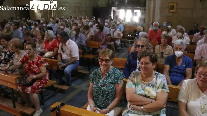 Conviverncia comarcal de mayores en Aldeadávila con entrega de placas a 39 matrimonios de oro  / CORRAL