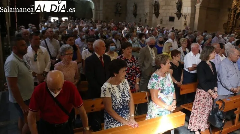Conviverncia comarcal de mayores en Aldeadávila con entrega de placas a 39 matrimonios de oro  / CORRAL