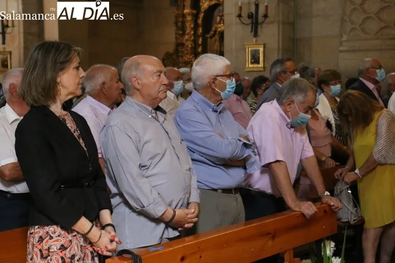 Conviverncia comarcal de mayores en Aldeadávila con entrega de placas a 39 matrimonios de oro  / CORRAL