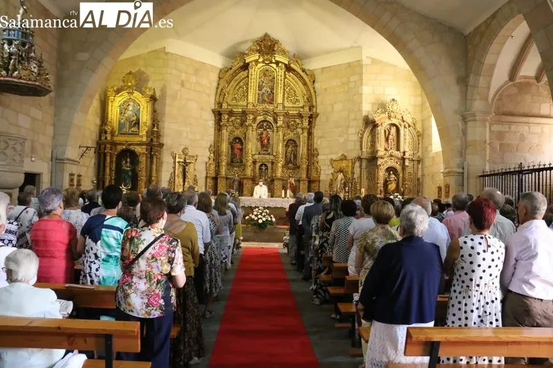Conviverncia comarcal de mayores en Aldeadávila con entrega de placas a 39 matrimonios de oro  / CORRAL