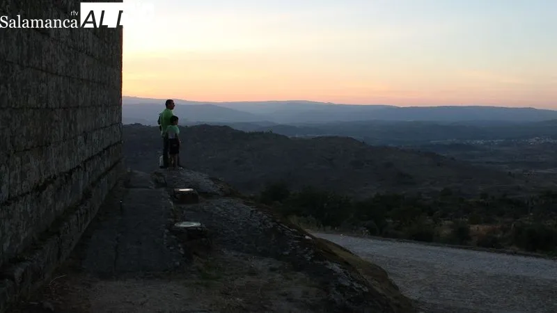 Sortelha posee un relevante patrimonio arquitectónico, en el que destaca el castillo y la muralla