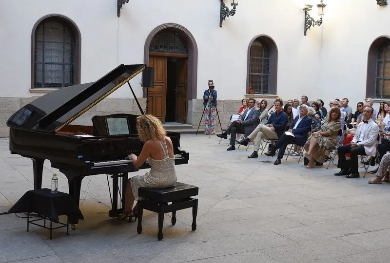 Foto 2 - La pianista Mar&iacute;a Guerras revive a Mart&iacute;n S&aacute;nchez All&uacute;