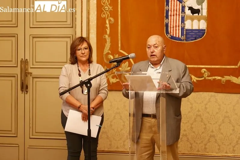 La concejala de Mayores, Isabel Macías, explicaba en el Ayuntamiento las propuestas municipales para este colectivo. Foto de David Sañudo
