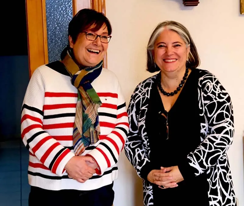 Foto 6 - Ana Fern&aacute;ndez-Sesma sienta c&aacute;tedra entre sus paisanos
