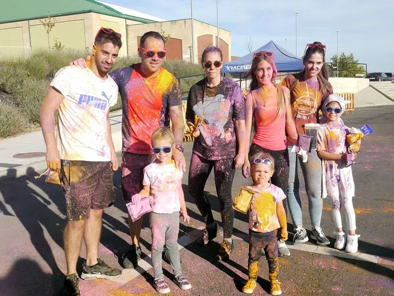 Participantes en la Party Color 