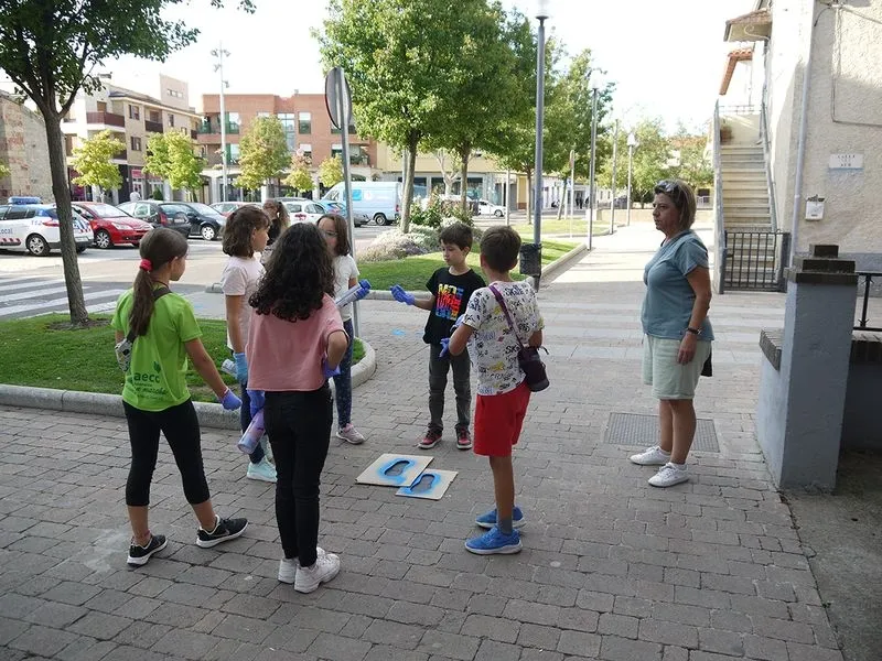 'Pintando huellas' en Carbajosa de la Sagrada 
