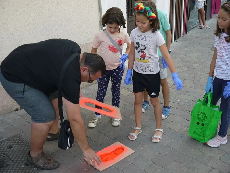 'Pintando huellas' en Carbajosa de la Sagrada 