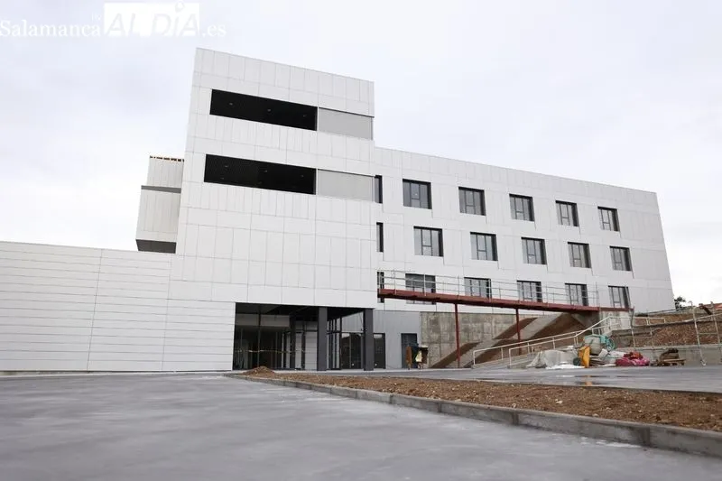 Visita del presidente de la Junta de Castilla y León, Alfonso Fernández Mañueco, a las obras de la nueva Residencia de la Tercera Edad, San Juan de Sahagún, en Puente Ladrillo. Foto de David Sañudo