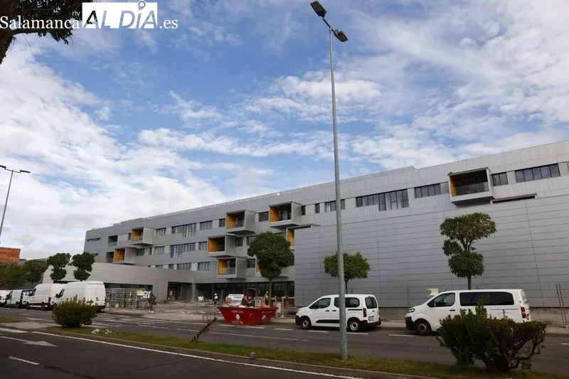 Visita del presidente de la Junta de Castilla y León, Alfonso Fernández Mañueco, a las obras de la nueva Residencia de la Tercera Edad, San Juan de Sahagún, en Puente Ladrillo. Foto de David Sañudo