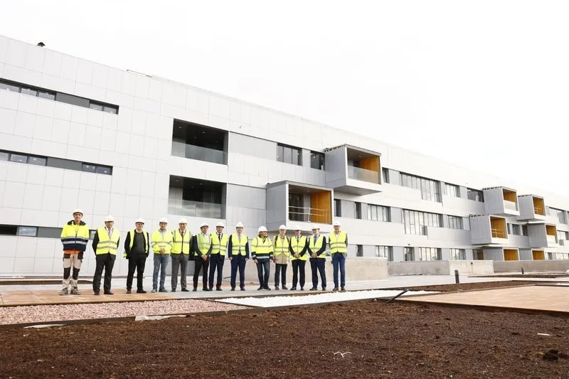 Visita del presidente de la Junta de Castilla y León, Alfonso Fernández Mañueco, a las obras de la nueva Residencia de la Tercera Edad, San Juan de Sahagún, en Puente Ladrillo. Foto de David Sañudo
