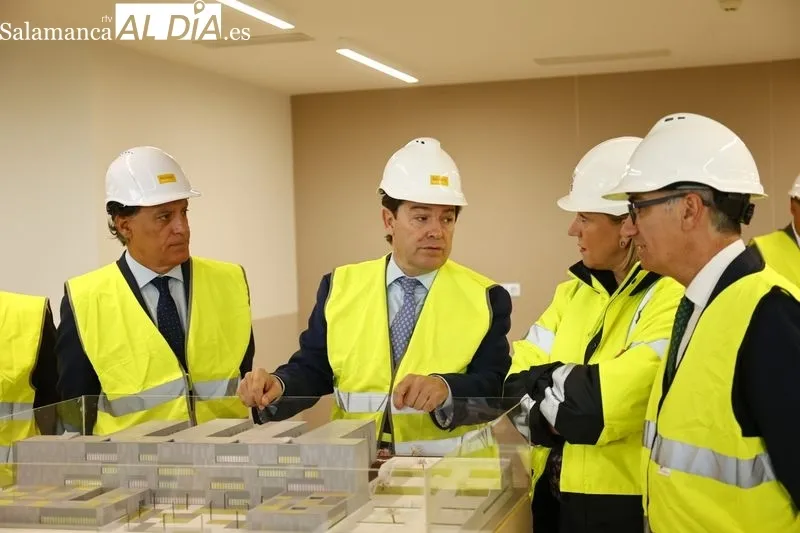Visita del presidente de la Junta de Castilla y León, Alfonso Fernández Mañueco, a la nueva residencia de mayores de Puente Ladrillo. Foto de David Sañudo