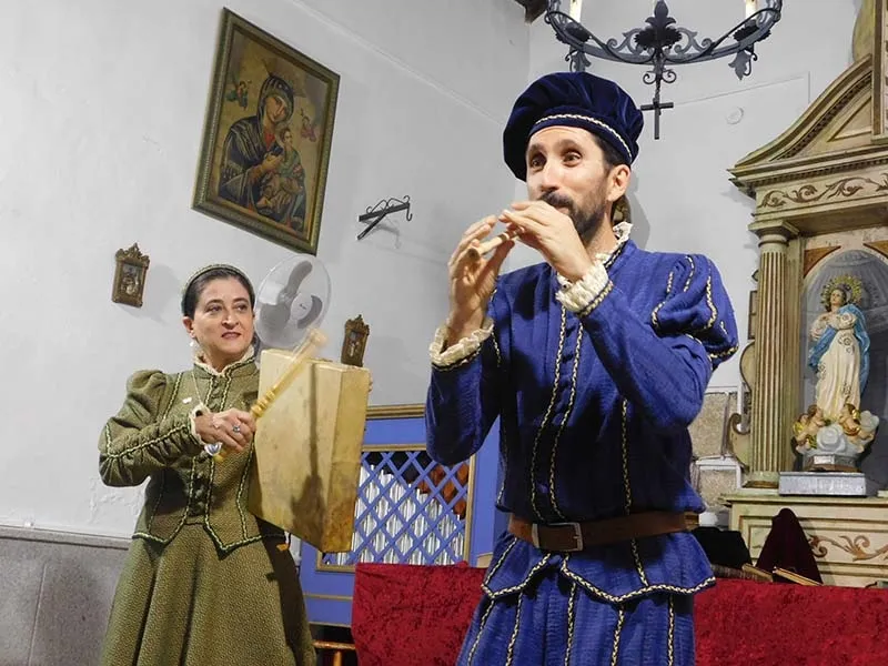 Foto 3 - Nebrija llega a Valdelamatanza con la magia del teatro