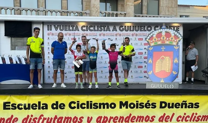 Foto 2 - Enorme remontada hasta el podio de David Mart&iacute;n en Guijuelo tras verse envuelto en una ca&iacute;da