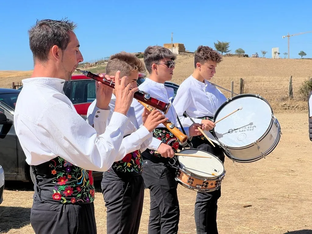 Foto 4 - Devoci&oacute;n a la Virgen de Otero en su festividad