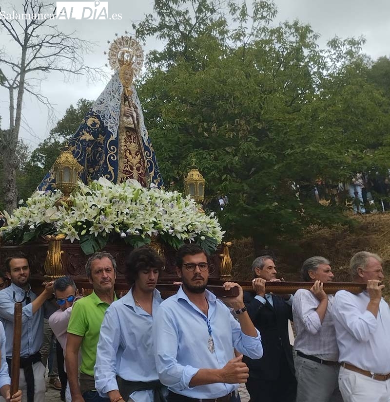 Foto 2 - La Virgen del Castañar bendice a Béjar y Comarca arropada por sus vecinos