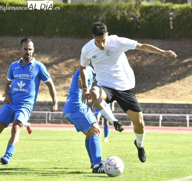 Foto 7 - Rafa Due&ntilde;as se estrena con derrota del filial del Salamanca UDS en la manita del Villaralbo (1-5)