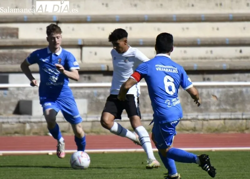 Foto 2 - Rafa Due&ntilde;as se estrena con derrota del filial del Salamanca UDS en la manita del Villaralbo (1-5)