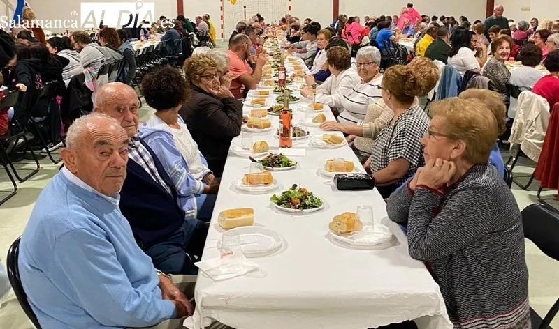 Más de 400 personas participaron en la cena fin de fiestas de Barruecopardo 