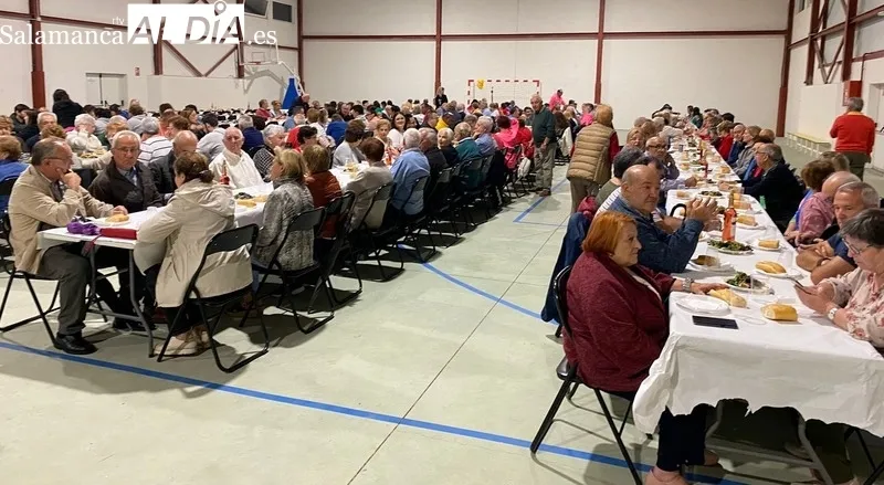 Más de 400 personas participaron en la cena fin de fiestas de Barruecopardo 