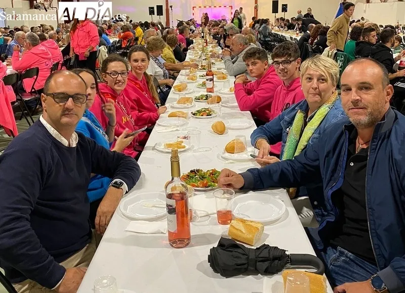 Más de 400 personas participaron en la cena fin de fiestas de Barruecopardo 