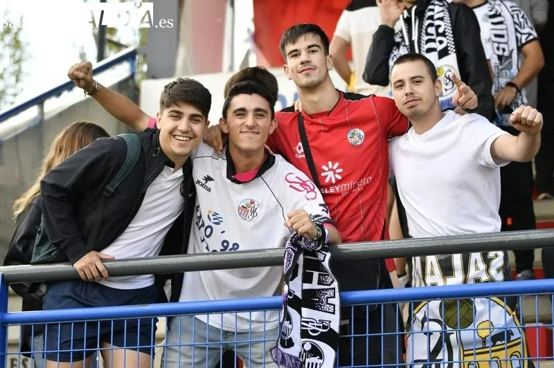 Foto 9 - La afici&oacute;n del Salamanca UDS invade el San Casto y crea un ambientazo en el derbi