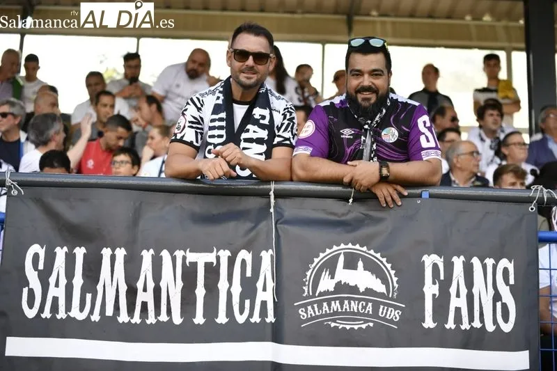 Foto 3 - La afici&oacute;n del Salamanca UDS invade el San Casto y crea un ambientazo en el derbi