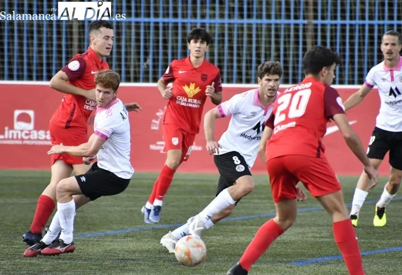 Foto 17 - El Salamanca UDS y el Santa Marta firman las tablas en un derbi lleno de emoci&oacute;n y pol&eacute;mica (1-1)