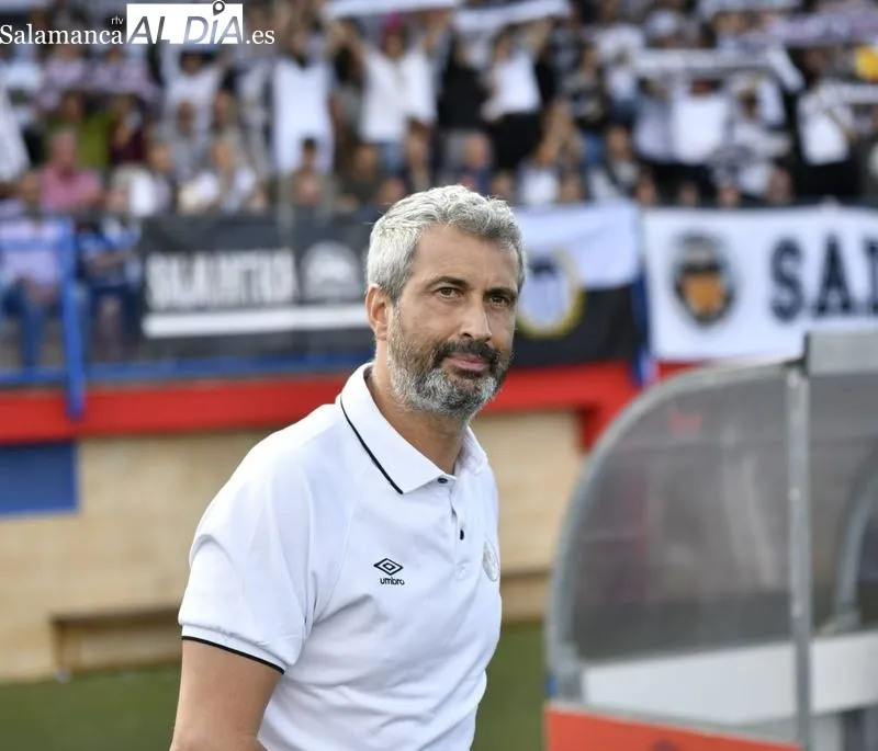 Foto 4 - El Salamanca UDS y el Santa Marta firman las tablas en un derbi lleno de emoci&oacute;n y pol&eacute;mica (1-1)
