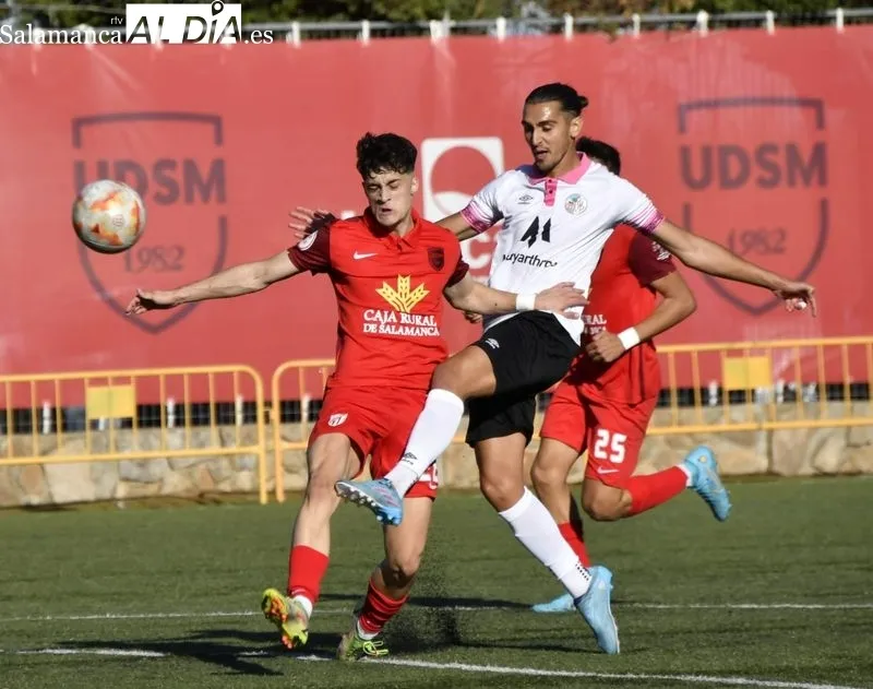 Foto 15 - El Salamanca UDS y el Santa Marta firman las tablas en un derbi lleno de emoci&oacute;n y pol&eacute;mica (1-1)