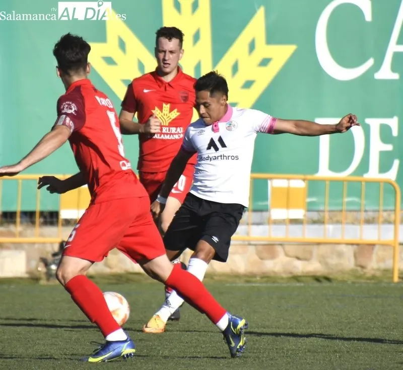 Foto 14 - El Salamanca UDS y el Santa Marta firman las tablas en un derbi lleno de emoci&oacute;n y pol&eacute;mica (1-1)