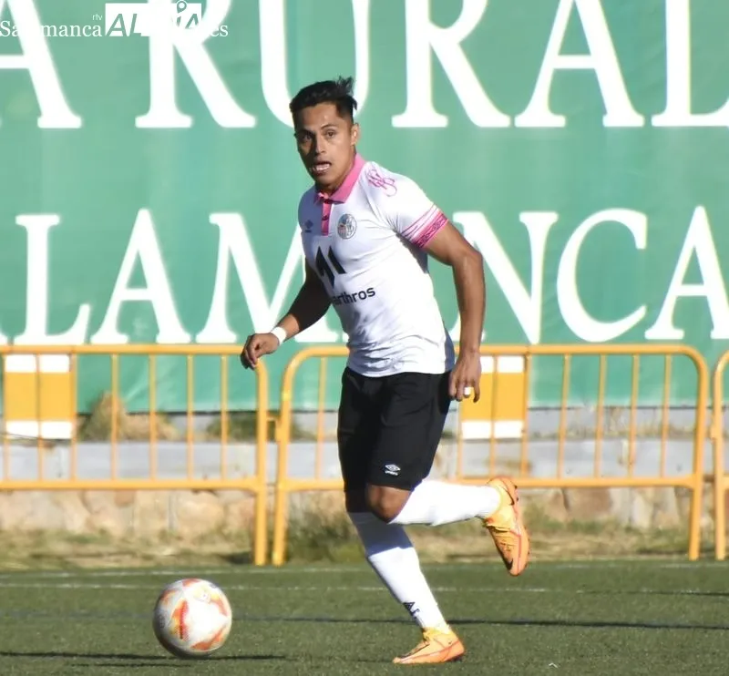 Foto 13 - El Salamanca UDS y el Santa Marta firman las tablas en un derbi lleno de emoci&oacute;n y pol&eacute;mica (1-1)