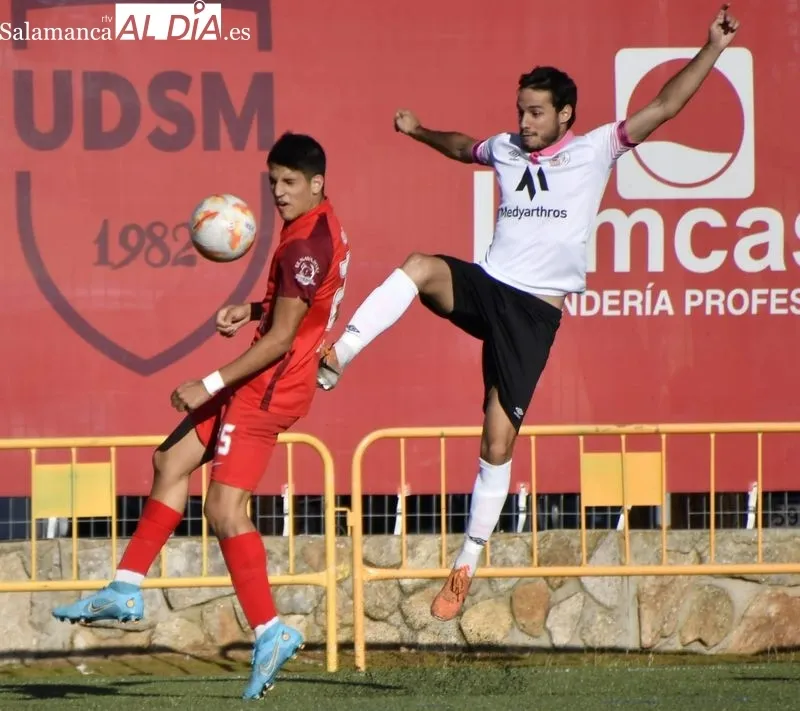 Foto 7 - El Salamanca UDS y el Santa Marta firman las tablas en un derbi lleno de emoci&oacute;n y pol&eacute;mica (1-1)