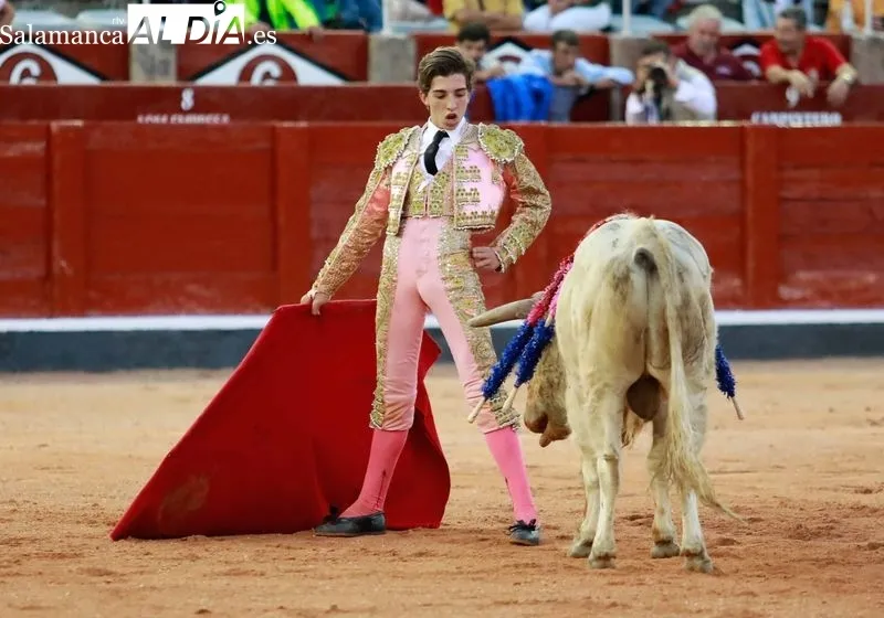 Foto 6 - Triple puerta grande en la clase pr&aacute;ctica de los alumnos de la Escuela Taurina en La Glorieta