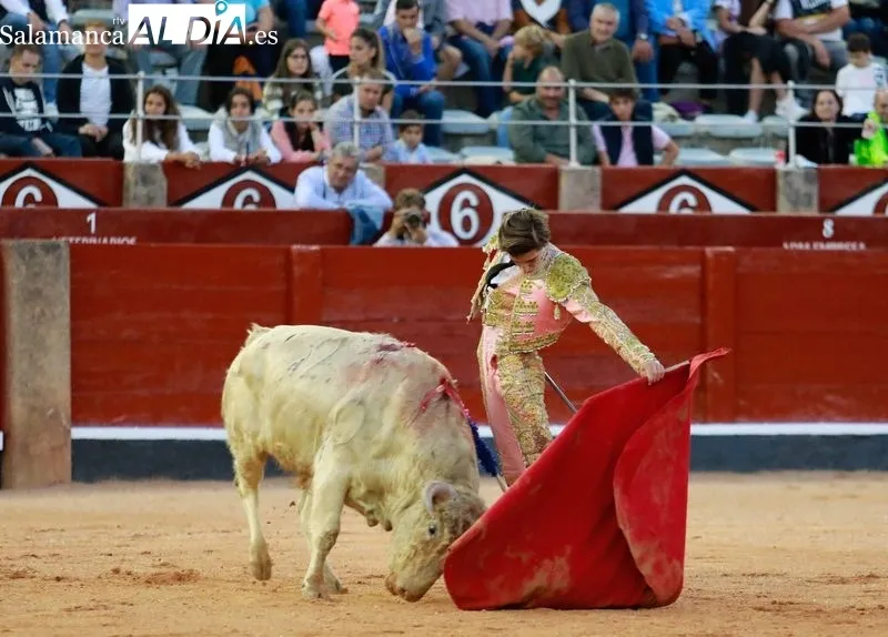 Foto 5 - Triple puerta grande en la clase pr&aacute;ctica de los alumnos de la Escuela Taurina en La Glorieta