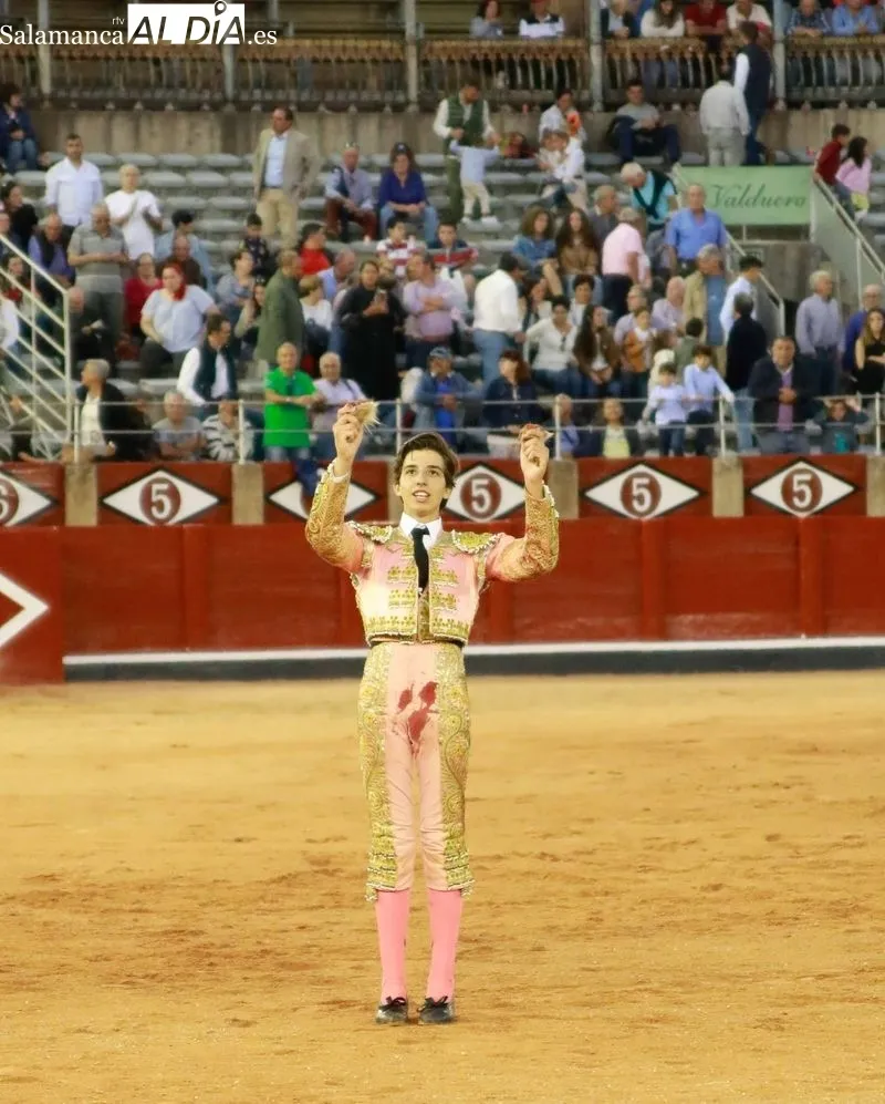 Foto 4 - Triple puerta grande en la clase pr&aacute;ctica de los alumnos de la Escuela Taurina en La Glorieta